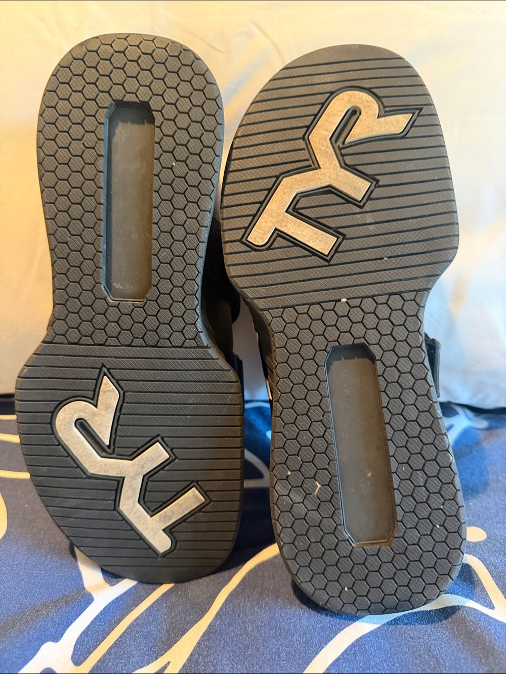 TYR L1 Lifting Shoes - Picture 5 of 6
